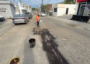 REFUERZA AYUNTAMIENTO DE LOS CABOS ACCIONES DE DESAZOLVE DE VIALIDADES, LIMPIEZA Y REHABILITACIÓN EN COLONIAS