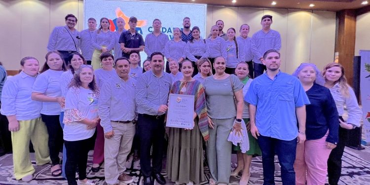 SEGURIDAD PÚBLICA DE LOS CABOS LOGRA DETENCIÓN A DOS MASCULINOS POR PRESUNTO ROBO A LUGAR CERRADO