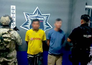 SEGURIDAD PÚBLICA DE LOS CABOS LOGRA DETENCIÓN A DOS MASCULINOS POR PRESUNTO ROBO A LUGAR CERRADO