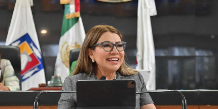 EXHORTAN AL EJECUTIVO FEDERAL Y ESTATAL A QUE ATIENDAN LAS NECESIDADES DE MANTENIMIENTO , REPARACIÓN Y REENCARPETADO DE LA CARRETERA TRANSPENINSULAR