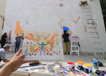 COMUNIDAD UNIVERSITARIA DE LA UABCS REALIZA MURAL COLECTIVO EN EL MARCO DE LA JORNADA NACIONAL DE TEQUIOS Y MURALES POR LA PAZ