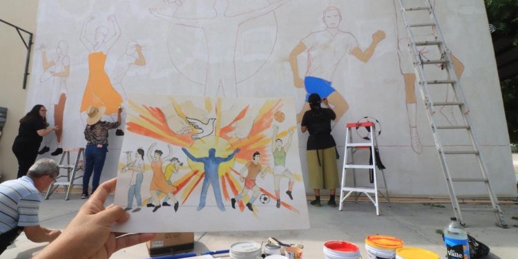 COMUNIDAD UNIVERSITARIA DE LA UABCS REALIZA MURAL COLECTIVO EN EL MARCO DE LA JORNADA NACIONAL DE TEQUIOS Y MURALES POR LA PAZ