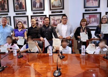 RECONOCE AYUNTAMIENTO DE LOS CABOS A ESTUDIANTES DESTACADOS EN “ MISION CONOCIMIENTO 2025”