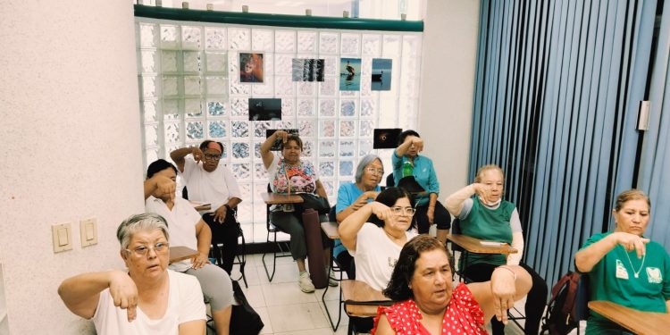 IMPARTE IMSS BAJA CALIFORNIA SUR CURSO DE LENGUA DE SEÑAS MEXICANAS