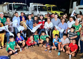 GOBIERNO DE LOS CABOS DIO EL BANDERAZO DE INICIO  DE OBRAS DE PAVIMENTACIÓN EN MIRAFLORES