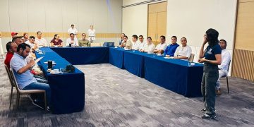 IMPARTEN TALLER SOBRE CONSERVACIÓN DE LA TORTUGA MARINA EN LOS CABOS