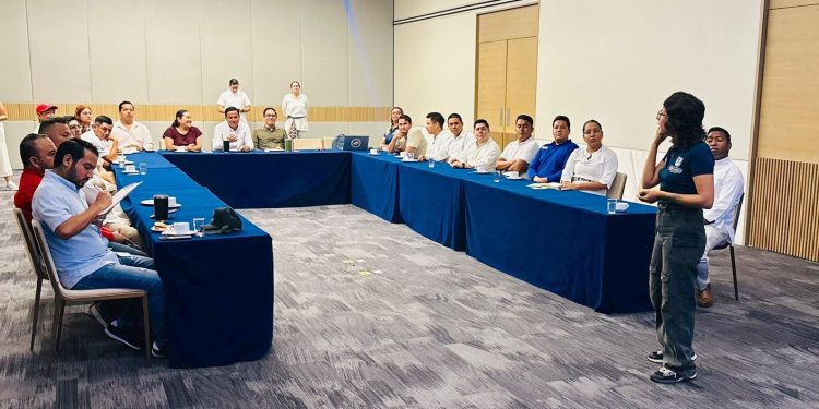 IMPARTEN TALLER SOBRE CONSERVACIÓN DE LA TORTUGA MARINA EN LOS CABOS