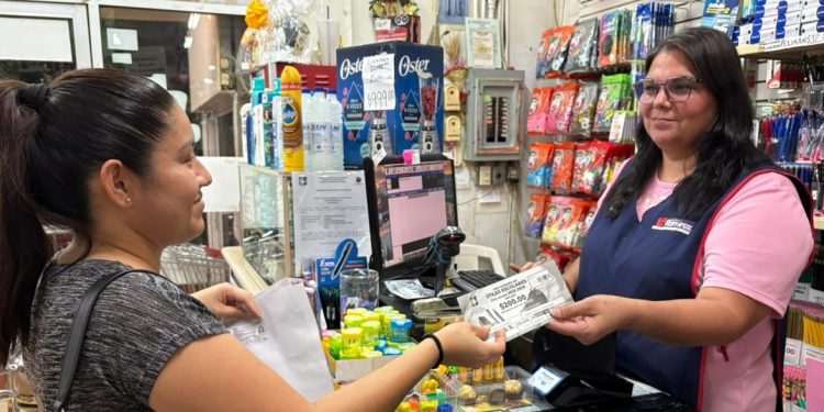 CONCLUYE EN OCTUBRE EL CANJE DE VALES PARA UNIFORMES ESCOLARES