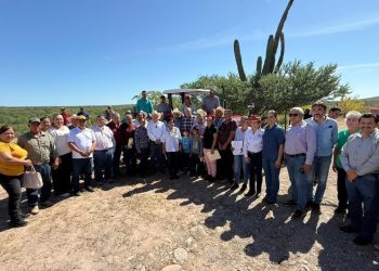 GOBERNADOR VCC BENEFICIA A FAMILIA DE EL IHUAGIL EN CÓMODÚ CON APOYOS PRODUCTIVOS