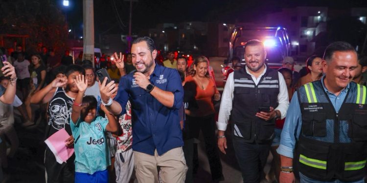    “SENDEROS SEGUROS”: SE ILUMINA LA COLONIA LÓPEZ OBRADOR CON 1 KM DE ALUMBRADO SOLAR