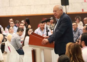 RESALTA CASTRO COSIÓ LA CONTRIBUCIÓN DE MÉDICAS Y MÉDICOS AL FORTALECIMIENTO DEL SISTEMA DE SALUD EN BCS