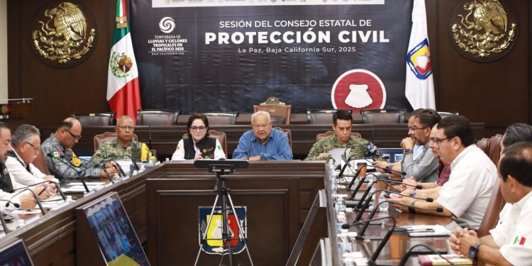 “PRISCILLA “ CONTINÚA SU TRAYECTORIA PARALELA A LA PENÍNSULA DE BCS ; GOBERNADOR VÍCTOR CASTRO EXHORTA A LA POBLACIÓN A MANTENER LA PRECAUCIÓN