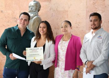 ENTREGA AYUNTAMIENTO DE LOS CABOS APOYOS ECONÓMICOS ASISTENCIALES A LA CIUDADANÍA