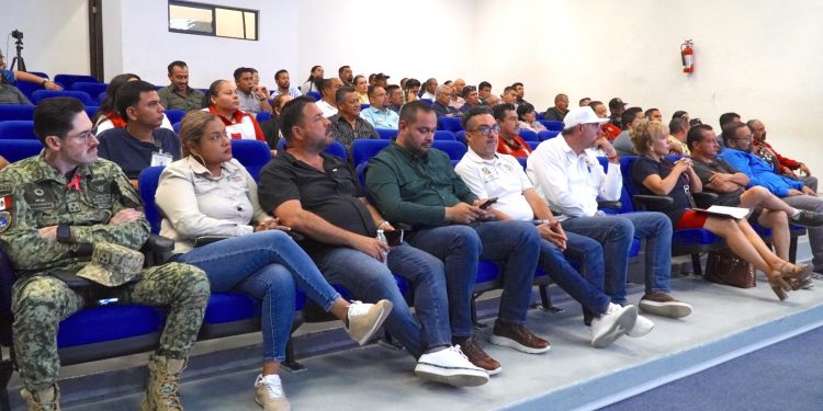 IMPARTEN CONFERENCIA MAGISTRAL SOBRE SISMOS EN MATERIA DE PREVENCIÓN PARA LA POBLACIÓN DE LOS CABOS