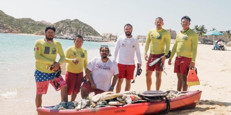 REALIZA ZOFEMAT JORNADA DE LIMPIEZA SUBACUÁTICA EN LA BAHÍA EL MÉDANO