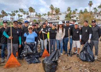 MAS DE 300 PERSONAS PARTICIPAN EN JORNADA DE LIMPIEZA EN PLAYAS DE CABO SAN LUCAS