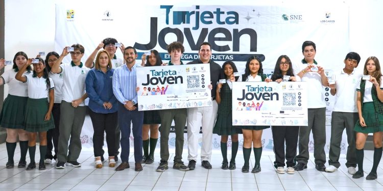 REALIZAN PRIMERA ENTREGA DEL PROGRAMA “ TARJETA JOVEN “ EN CABO SAN LUCAS