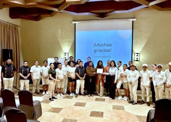 REALIZAN PRIMERA ENTREGA DEL PROGRAMA “ TARJETA JOVEN “ EN CABO SAN LUCAS