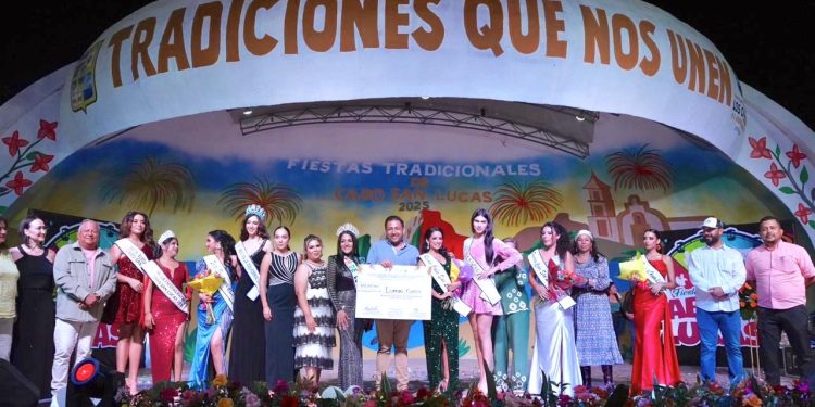 DAMARIS GAYNOR REYNA DE LAS FIESTAS TRADICIONALES DE CABO SAN LUCAS 2025