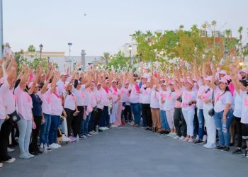 REALIZAN “ CAMINATA ROSA” PARA PROMOVER LA DETECCIÓN TEMPRANA DEL CÁNCER DE MAMA EN LOS CABOS