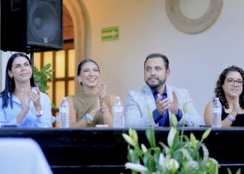 ENCABEZA ALCALDE CHRISTIAN AGÚNDEZ Y PRESIDENTA DEL DIF SOL DELGADO LOS MATRIMONIOS COLECTIVOS 2025 EN LOS CABOS