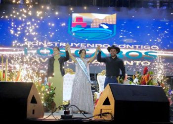 ENCABEZA ALCALDE CHRISTIAN AGÚNDEZ Y PRESIDENTA DEL DIF SOL DELGADO LOS MATRIMONIOS COLECTIVOS 2025 EN LOS CABOS