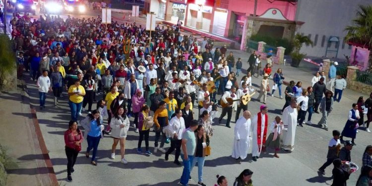 AYUNTAMIENTO DE LOS CABOS IMPLEMENTA BACHEO PARA MEJORAMIENTO DE VIALIDADES EN EL MUNICIPIO