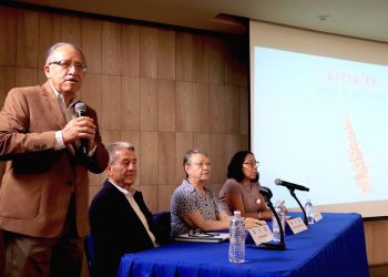 PRESENTAN EN LA UABCS “TIERRA A LA  VISTA: 50 ISLAS MEXICANAS”, OBRA QUE CELEBRA LA RIQUEZA NATURAL DEL PAÍS
