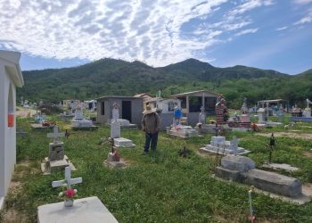 PERSONAL DE SERVICIOS PÚBLICOS REALIZA LIMPIEZA Y MANTENIMIENTO EN LOS PANTEONES DEL MUNICIPIO DE LOS CABOS