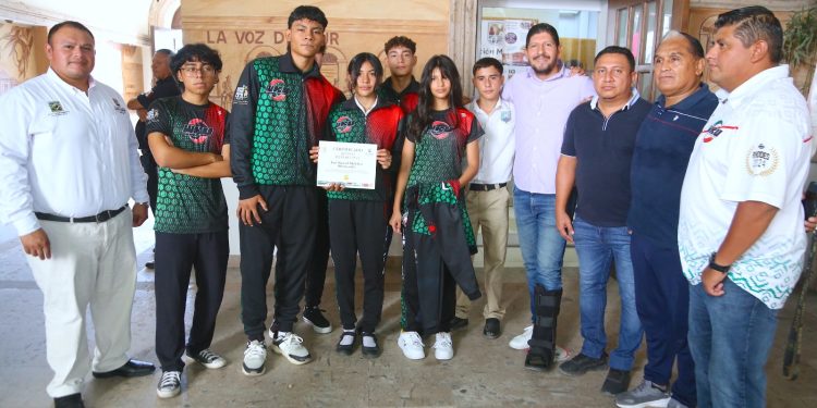 PERSONAL DE SERVICIOS PÚBLICOS REALIZA LIMPIEZA Y MANTENIMIENTO EN LOS PANTEONES DEL MUNICIPIO DE LOS CABOS