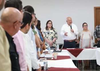 VÍCTOR CASTRO SE REÚNE CON AUTORIDADES INVOLUCRADAS EN LA ESTRATEGIA “ÉCHALE MONTÓN”; RECONOCE RESULTADOS EN COMUNIDADES DE BCS