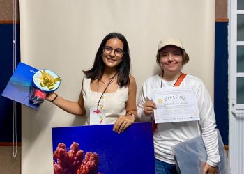 ESTUDIANTES DE LA UABCS DESTACAN EN CONGRESOS MEXICANO Y LATINOAMERICANO DE ARRECIFES CORALINOS