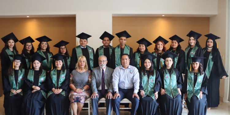 191 NUEVOS PROFESIONISTAS EGRESAN DE UABCS LOS CABOS