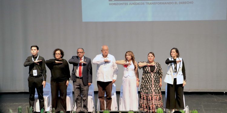 CELEBRA UABCS UNA EDICIÓN MÁS DE SU CONGRESO NACIONAL E INTERNACIONAL DE DERECHO