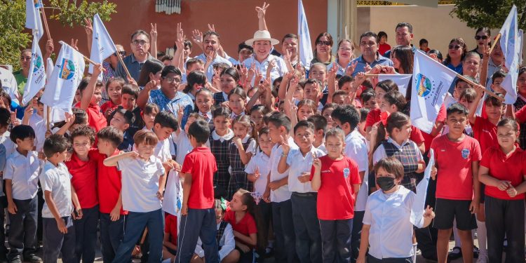 EDITH AGUILAR IMPULSA INFRAESTRUCTURA Y SERVICIOS EN HEROICA MULEGÉ