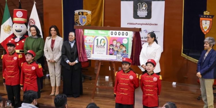 RECONOCEN 10 AÑOS DE LA PROCURADURÍA DE PROTECCIÓN A NIÑAS, NIÑOS Y ADOLESCENTES CON BILLETE DE LOTERÍA NACIONAL