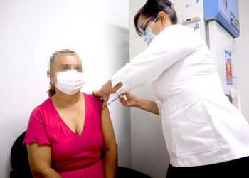 SECTOR SALUD DE BCS PONE EN MARCHA LA CAMPAÑA DE VACUNACIÓN INVERNAL 2025-2026   