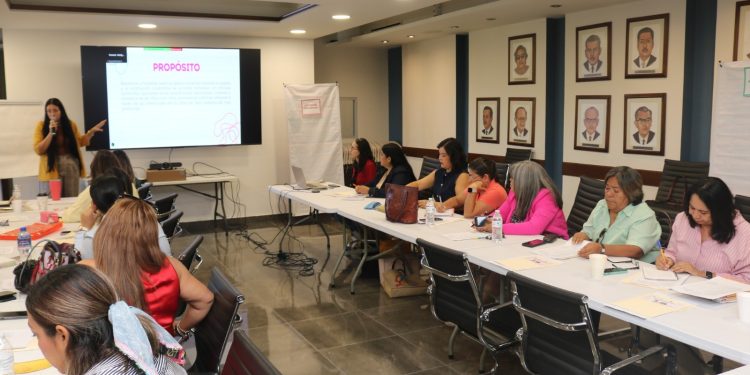 CAPACITAN A SUPERVISORAS Y JEFAS DE SECTOR PARA FORTALECER LA EDUCACIÓN PREESCOLAR EN BCS