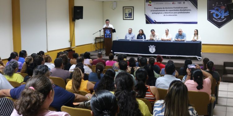 MÁS DE MIL 800 DOCENTES SE CAPACITAN EN CURSOS FORMATIVOS DE LA BENU