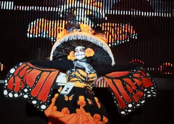 LA PAZ SE POSICIONA COMO LÍDER INTERNACIONAL EN BUCEO CON TRAJE SOSTENIBLE “XENOS”