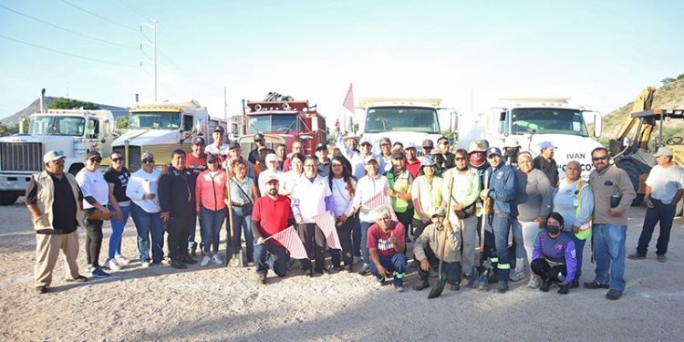 RETIRAN TONELADAS DE CACHARROS EN JORNADA DE LIMPIEZA EN LA COLONIA MÁRQUEZ DE LEÓN EN LA PAZ