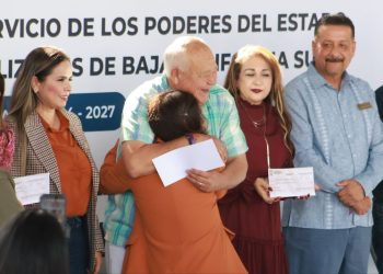 ENTREGA GOBERNADOR VMCC BONO ANUAL A JUBILADOS Y PENSIONADOS DE LOS PODERES DEL ESTADO
