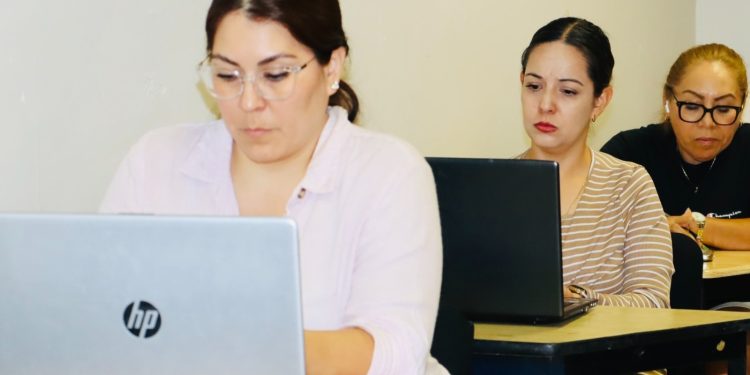 INAUGURA GOBERNADOR VÍCTOR CASTRO LA UNIDAD MÉDICA ALTAMIRA EN CABO SAN LUCAS