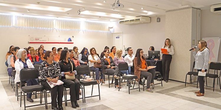 ESTUDIANTES DE CIENCIA ANIMAL DE LA UABCS RECIBEN FORMACIÓN AVANZADA EN MANEJO REPRODUCTIVO DEL GANADO