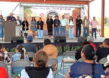 PARTICIPAN MÁS DE MIL DOCENTES DE LA PAZ EN TERCERA CARAVANA ACADÉMICA