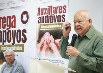 ENCABEZA VÍCTOR CASTRO JORNADA DE ENTREGA DE AUXILIARES AUDITIVOS PARA PERSONAS EN SITUACIÓN VULNERABLE