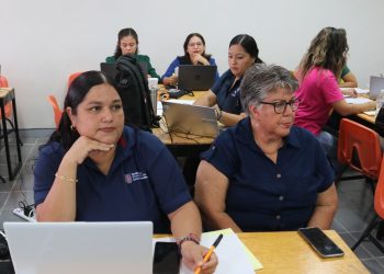 PARTICIPAN MÁS DE MIL DOCENTES DE LA PAZ EN TERCERA CARAVANA ACADÉMICA