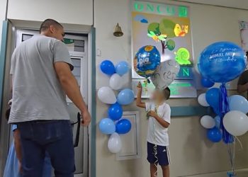 HACE IMSS BAJA CALIFORNIA SUR POSIBLE QUE TOÑITO CON APENAS 7 AÑOS TOCA LA CAMPANA DE LA VICTORIA Y VENCE EL CÁNCER