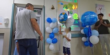 HACE IMSS BAJA CALIFORNIA SUR POSIBLE QUE TOÑITO CON APENAS 7 AÑOS TOCA LA CAMPANA DE LA VICTORIA Y VENCE EL CÁNCER