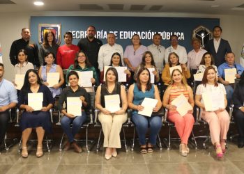 OTORGAN 19 BECAS- COMISIÓN A DOCENTES DE BCS PARA ESTUDIOS DE POSGRADOS